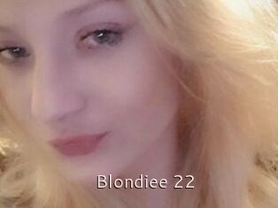 Blondiee_22