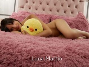 Luna_Martin