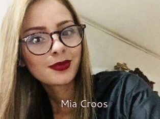 Mia_Croos