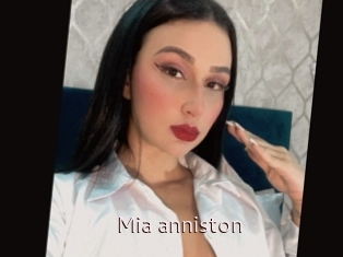 Mia_anniston