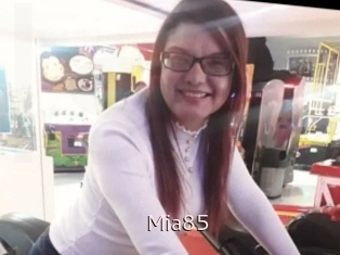 Mia85
