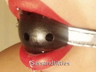 Sassandtitties