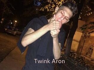 Twink_Aron